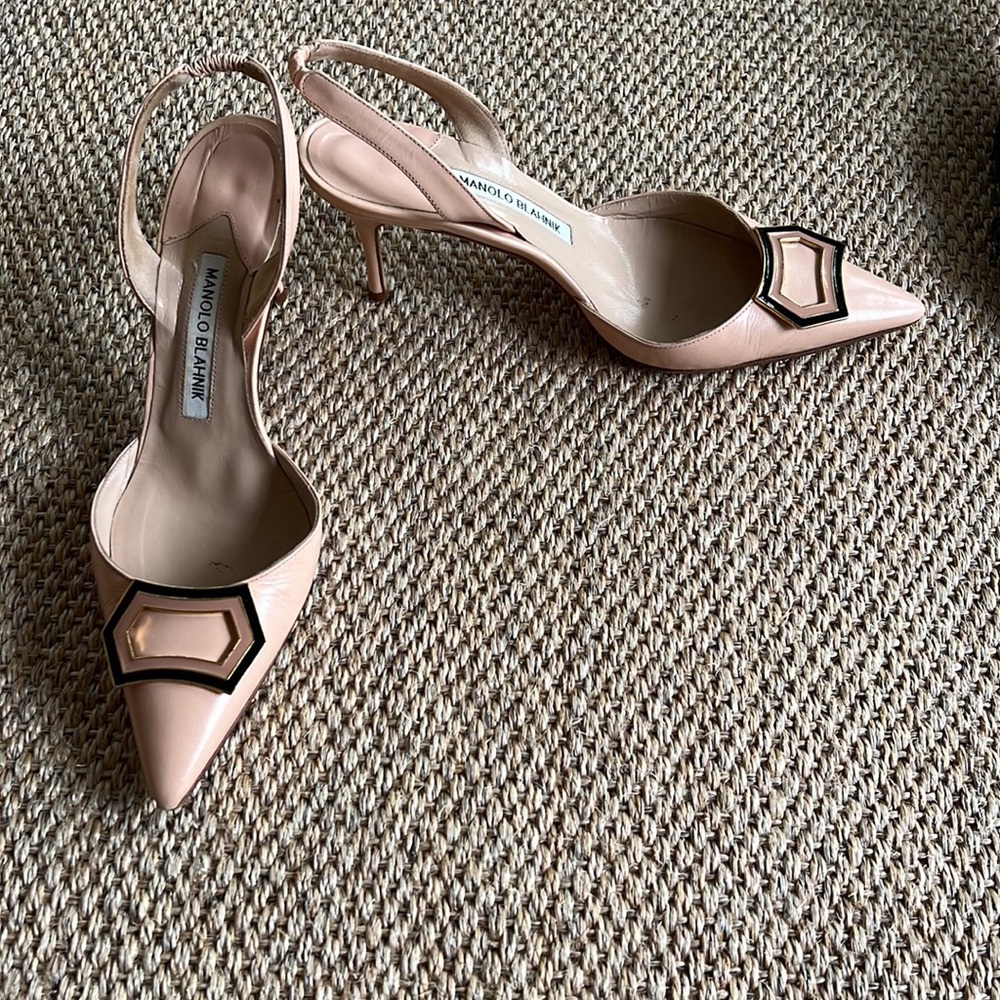 Manolo Blahnik slingback 2” heel
